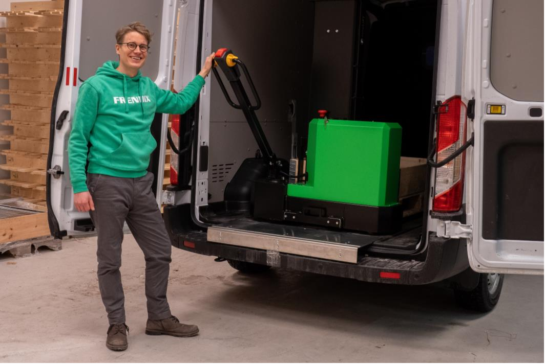 Innolift Self-Propelled EXL Model,1000kg- 1250mmH Lift - Image 2