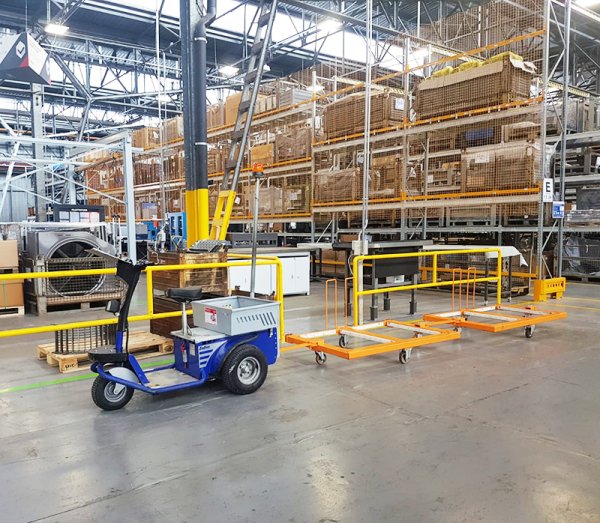 Electric Tow Tractor for Industrial Logistics