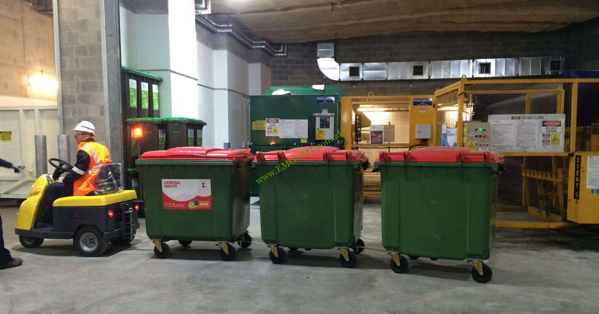 Battery Electric Tugs and Bed Movers for the Health Sector / Emoveit