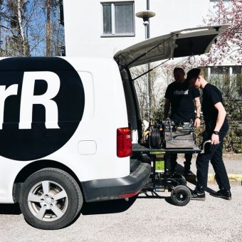 Demtruk Folding Cart DELUX 2.0 transporting sensitive equipment