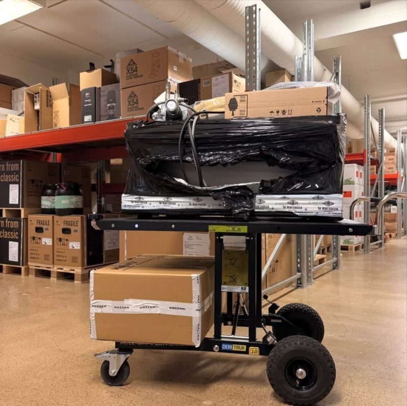 Folding Cart DELUX 2.0 with 220kg capacity and adjustable roll-off platform