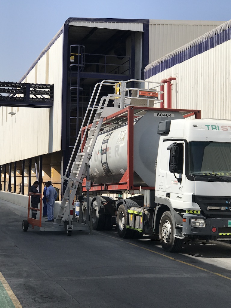 Industrial mobile ladder platform with enclosed safety cage