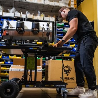 Ergonomic Transport Solutions with adjustable height transport cart