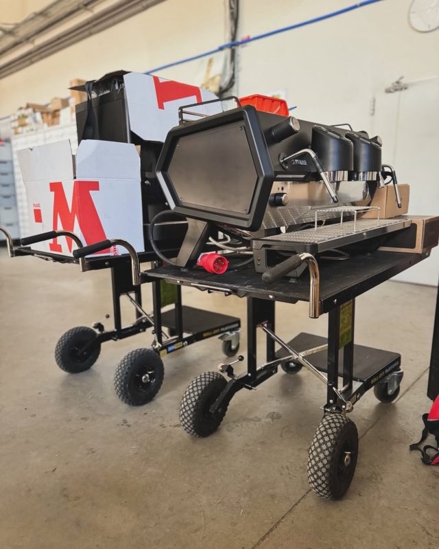 Demtruk Delux 2.0 with wide platform for equipment transport