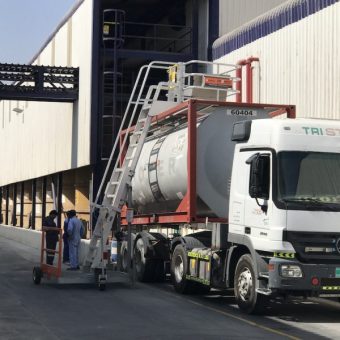 Safe Tanker Access with MAUI 12/16 mobile loading platform